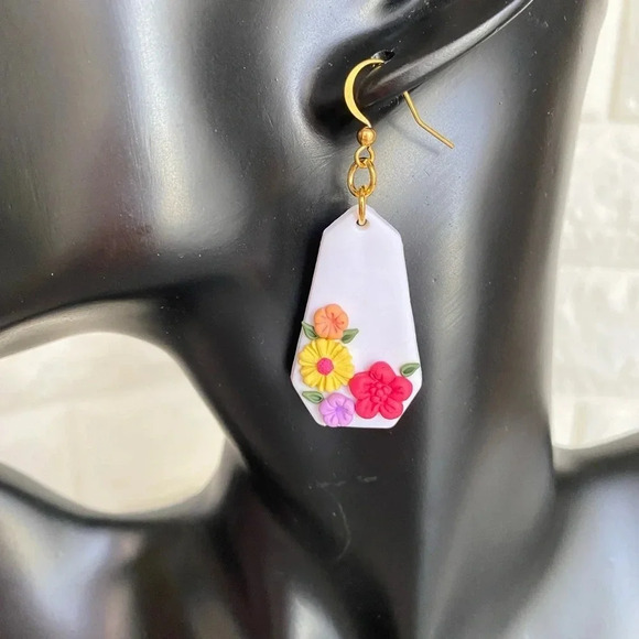 Handmade Polymer Clay Earring - Picture 1 of 3